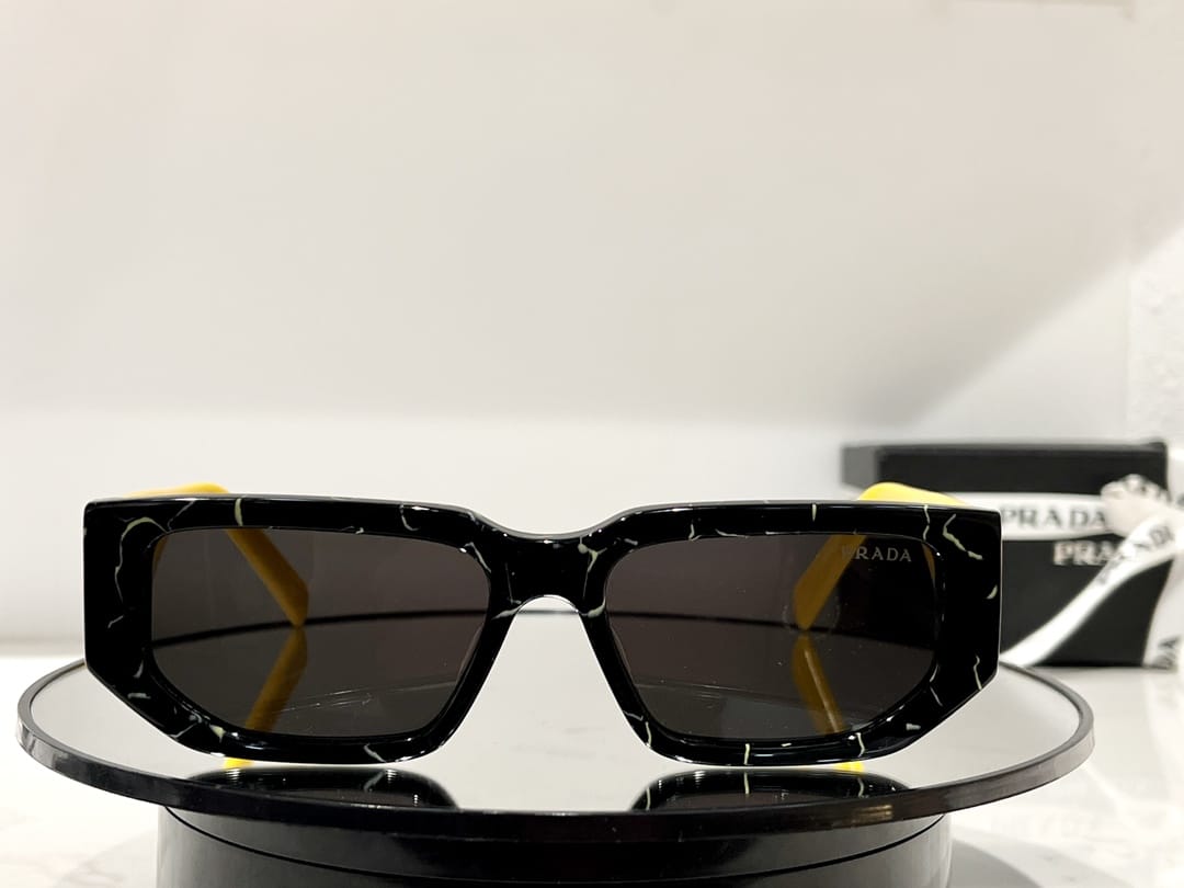 STYLISH SUNGLASSES SPR09Z