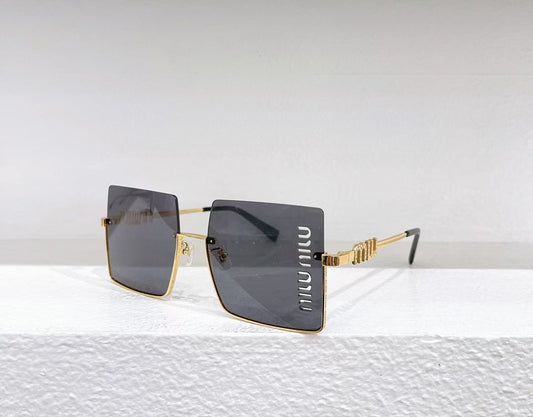 OVERSIZED WOMEN'S SUNGLASSES