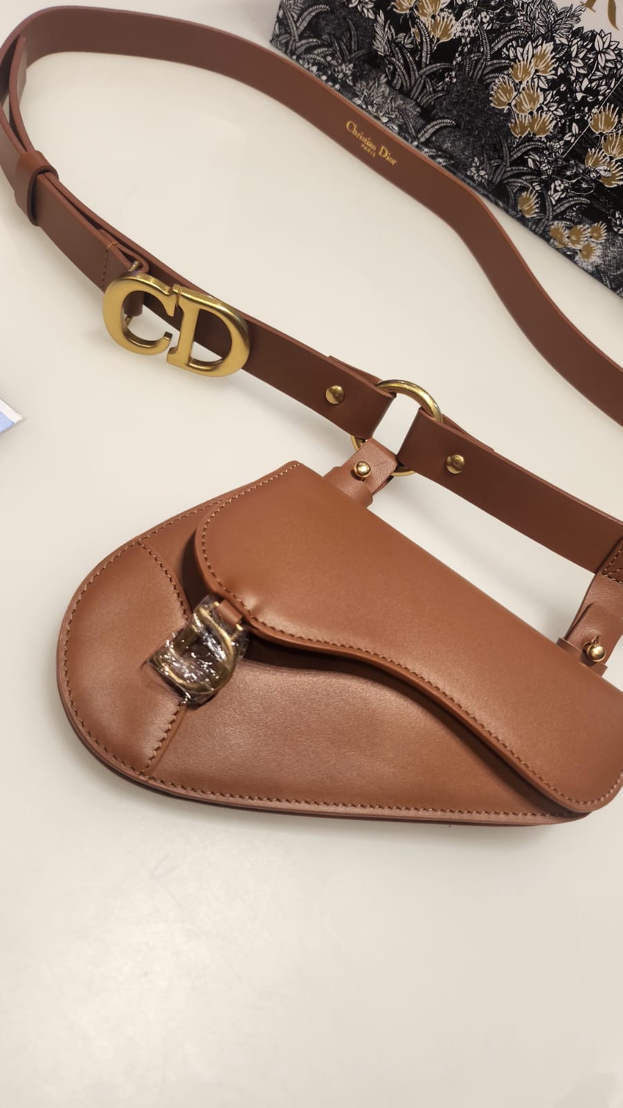 WOMEN'S BELT WITH SADDLE BAG