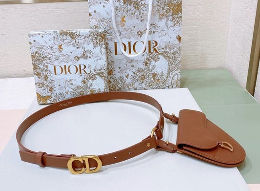 WOMEN'S BELT WITH SADDLE BAG