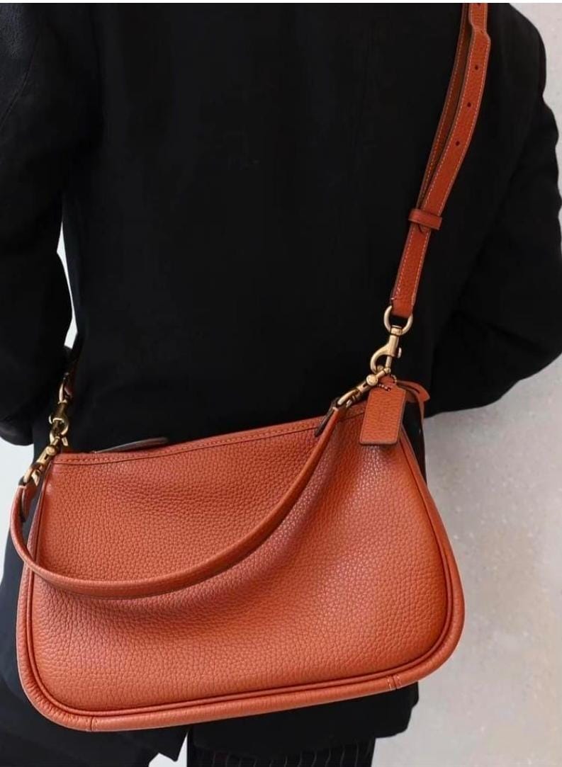 CARRY MEDIUM CROSSBODY BAG