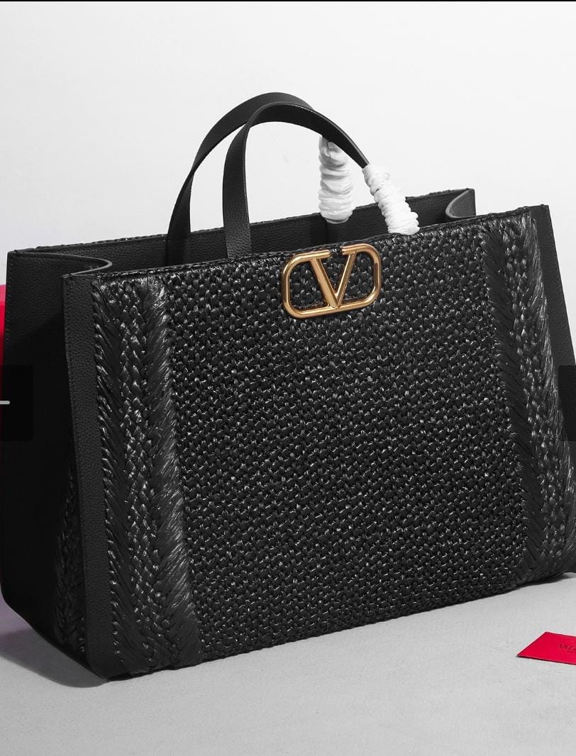 V LOGO RAFFIA TOTE BAG