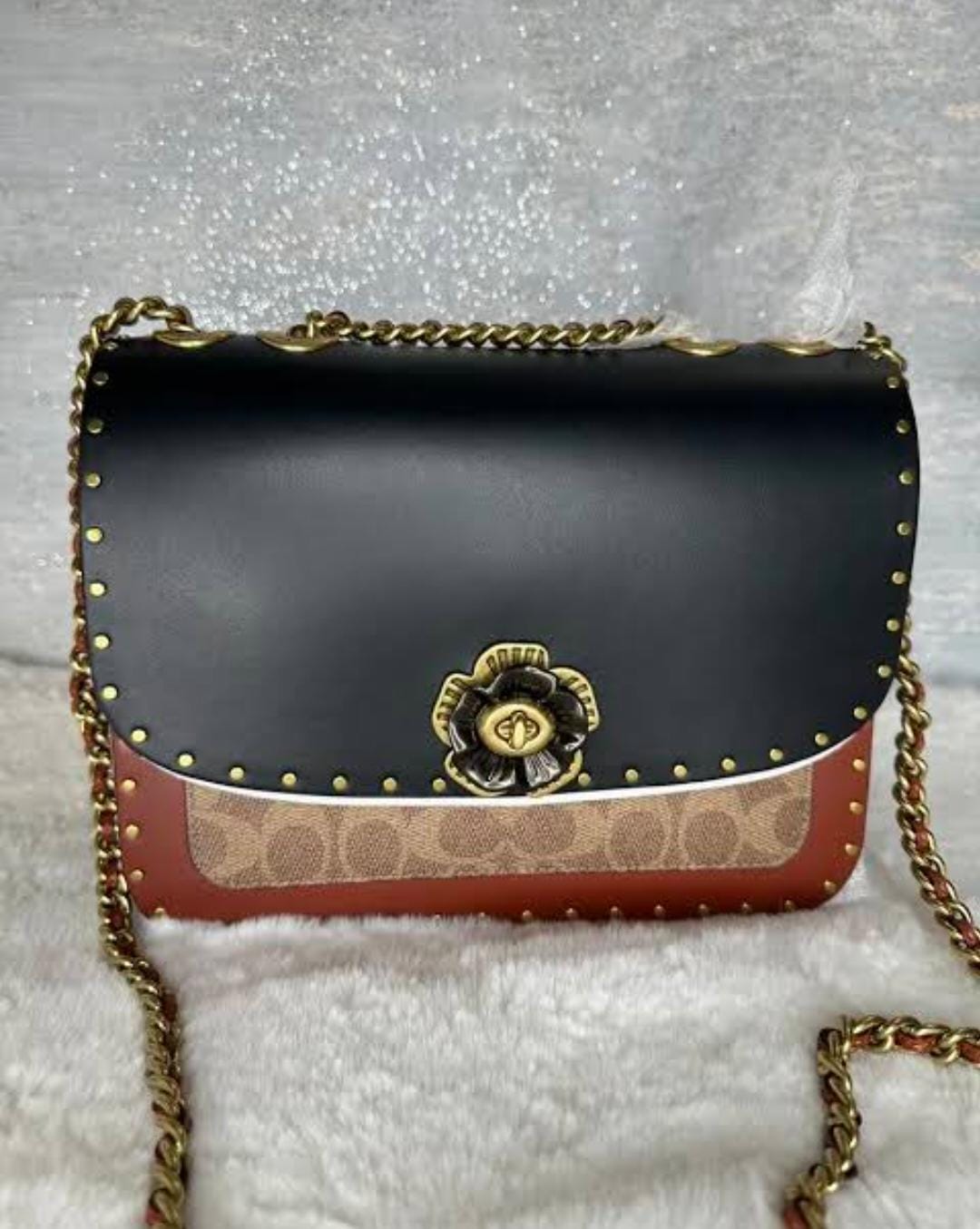 MADISON SHOULDER HANDBAG